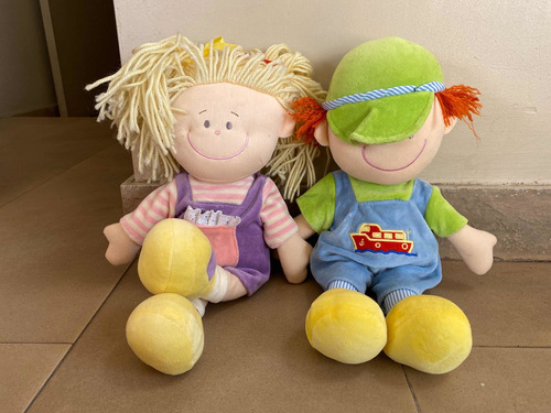 Niña Y Niño Peluches