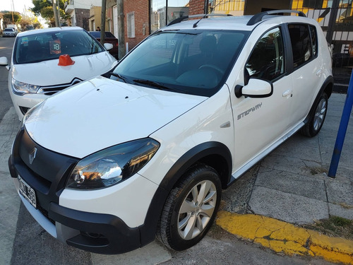 Imagen 5 de 12 de Renault Sandero Stepway 1.6 2015