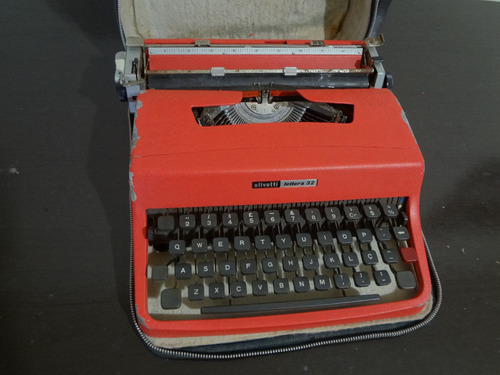 Máquina De Escrever Olivetti Lettera 32 Antiga Funcionando