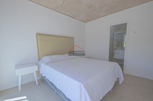 Apartamento En Punta Del Este- Ref: 5398