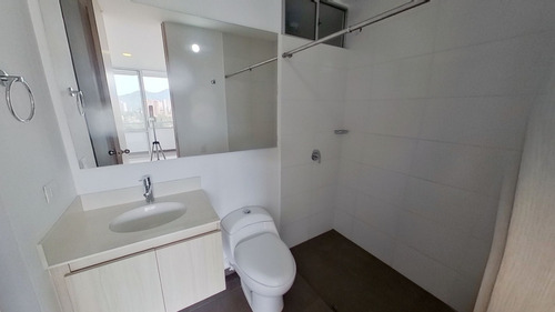 Imagen 12 de 17 de Hermoso Apartamento Con Modernos Acabados. Buena Vista, Muy Iluminado. Bien Distribuido. Sector Quebrada Grande