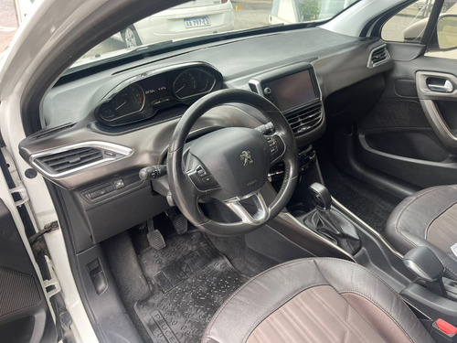 Imagen 7 de 15 de Peugeot 2008 1.6 Feline