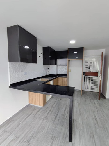 Imagen 5 de 13 de Venta. Apartamento. San Cristóbal