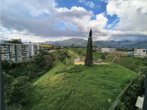 Aparta Estudio Amplio En Arriendo Av Centenario