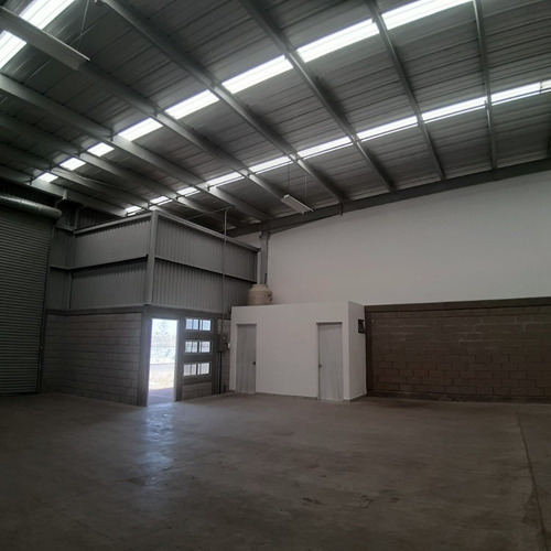 Imagen 9 de 11 de Bodegas Renta 600m2 - 1,500 M2 Kvas Seg Corredor Qro.- Sjr