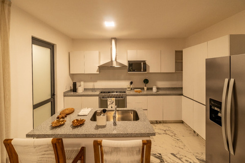 Casa En Venta En Playa Del Carmen, Bali, A 10 Minutos De La Playa