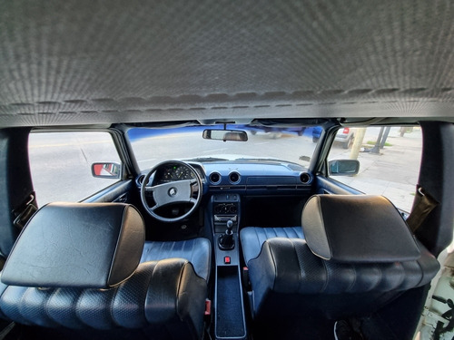 Imagen 9 de 18 de Mercedes Benz 230 E