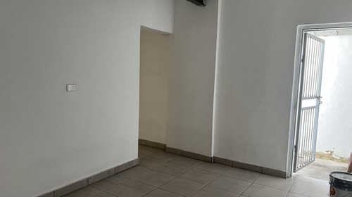 Local En Alquiler En Zona Universitaria, Santo Domingo