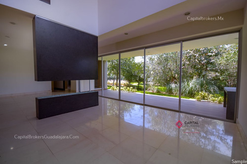 Imagen 14 de 30 de Casa De Lujo Nueva Con Amplio Jardin En Reserva Real
