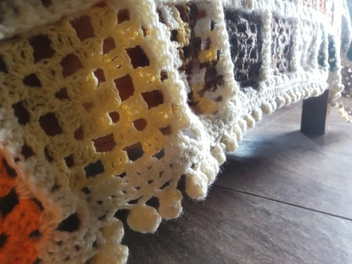 Colcha Artesanal Tejida A Mano Con Dos Cojines