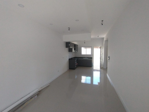 Imagen 4 de 14 de Casa Ph En Venta En Castelar Sur