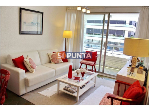 Imagen 2 de 28 de - Apartamento Para La Venta En Península- Punta Del Este Con Muy Linda Vista Al Puerto...