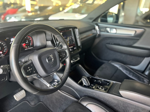 Volvo XC40 2.0 T5 R-DESIGN AWD
