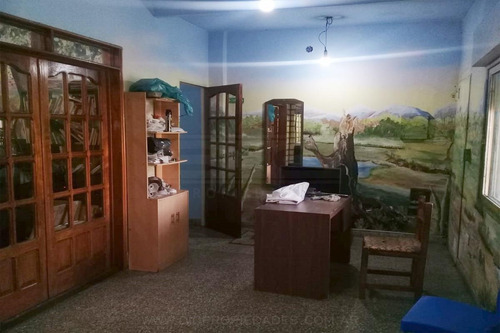 Local 305m2- Villa Adelina