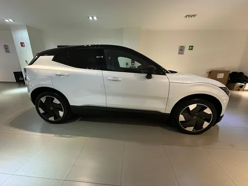 Volvo Ex30 2025