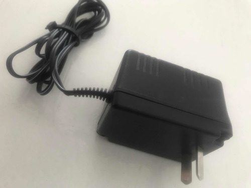 Transformador 220 V A 12 V 200 Ma. (Usado)