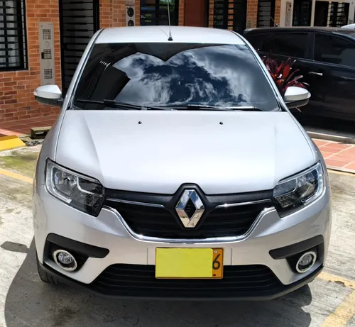 Renault Logan 1.6 Privilege / Intens