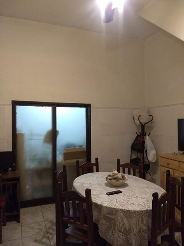 Imagen 4 de 7 de Casa De Pasillo A Reciclar , Excelente Ubicacion