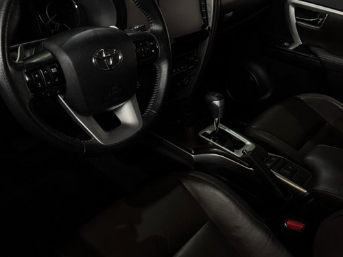 Toyota SW4 SW4 2.8 D-4D TURBO DIESEL SRX 7L 4X4 AUTOMÁTICO