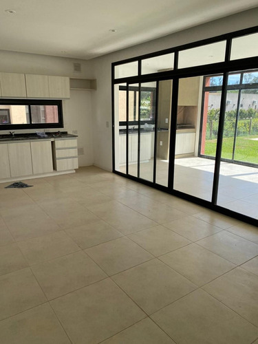 Casa Chalet En Venta En Los Alamos, Pilar, G.b.a. Zona Norte