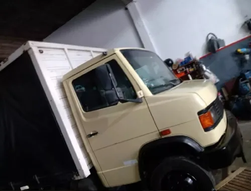Camión Mercedes Benz 913 Año: 1.993