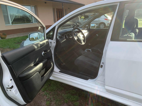 Nissan Tiida 1.8 Visia 5 p