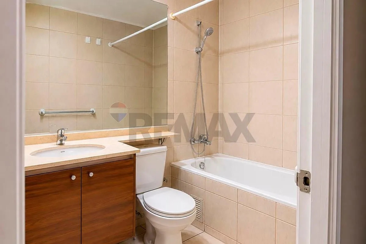 Imagen 5 de 11 de Arriendo Studio | Metro Moneda