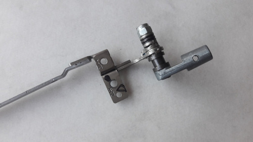 Dobradiça Direita Itautec W7535 A7520 Positivo N150 6390 + N (Usado)