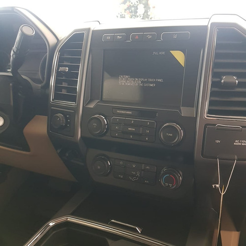 Imagen 10 de 12 de F-250 Super Duty Crew Cab Diesel 4x4 2022