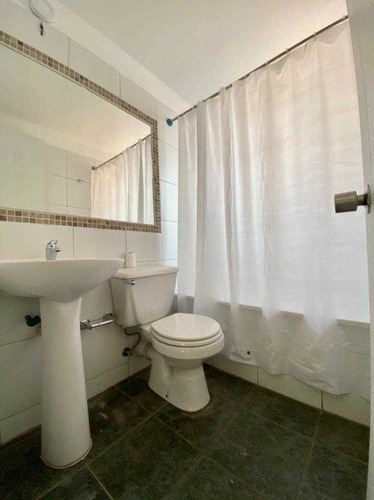Casa De 2 Pisos Con 3d,3b,150 M2 Totales En Ciudad