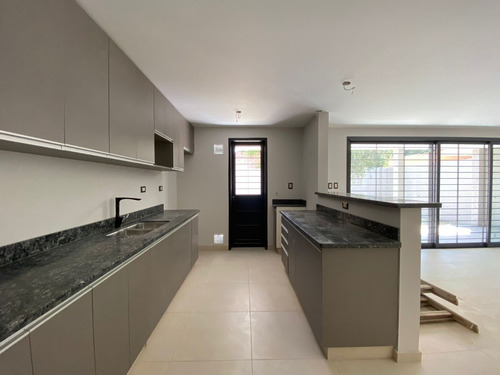 Imagen 6 de 16 de Duplex 3 Dorm 3 Baños A Estrenar - A Mts De Av. Recta Martinolli - Arguello