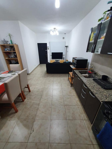 Imagen 7 de 20 de Sólido Ph De 3 Ambientes Con Patio En Planta Baja. Reciclado A Nuevo
