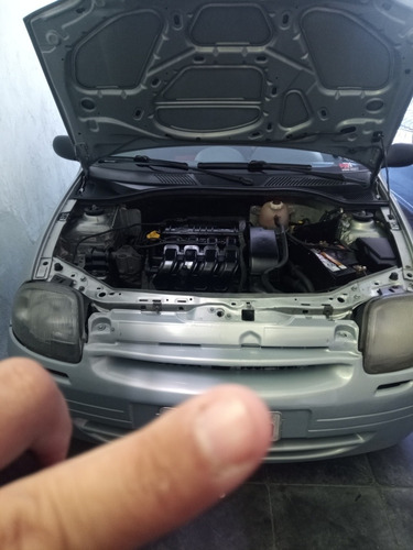 Renault Clio 2001 1.0 16v Rn 5p
