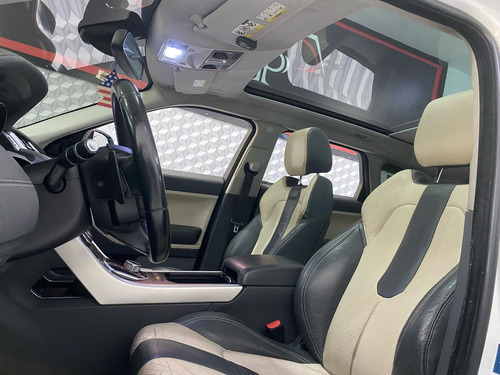 Land Rover Evoque 2.0 Si4 Dynamic Tech Pack 5p