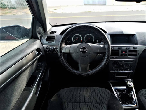 Imagem 9 de 11 de Chevrolet Vectra 2.0 Mpfi Gt Hatch 8v Flex 4p Manual