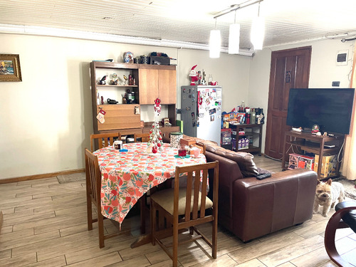 Amplia Solida Casa Familiar 3d 1b. 1est. Patio Impecable