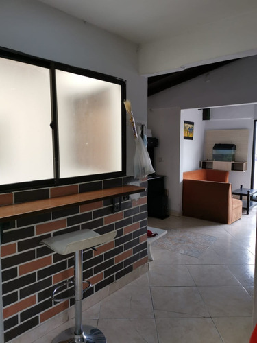 Imagen 1 de 11 de Venta De Apartamento En La La Estrella Calle 5ta Las Palmas 4to Piso