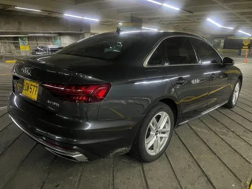 Audi A4 AUDI A4 TFSI MHEV advance TP TURBO