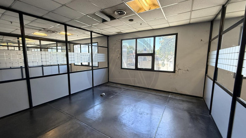 Galpón Con Oficinas 1900m2 En Alquiler - Barracas