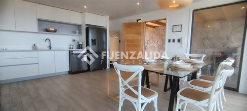 Casa Moderna. Rocas Del Mar Los Molles 3d 2b 5804 M2