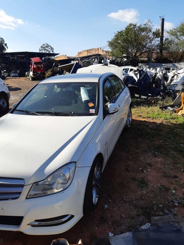 Imagem 2 de 4 de Sucata Mercedes Benz C180 2012 156cvs Gasolina