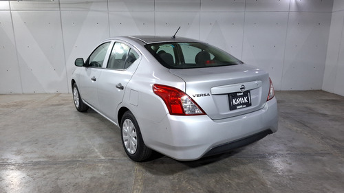 Nissan Versa 1.6 DRIVE AUTO