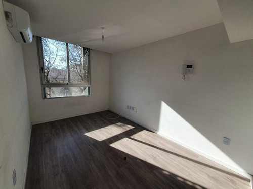 Imagen 5 de 16 de Km 0 Austral | 801 Apartamento 1 Dormitorio En Venta En Centro (montevideo) | Piso Alto Con Box | Gran Terraza Y Parrillero