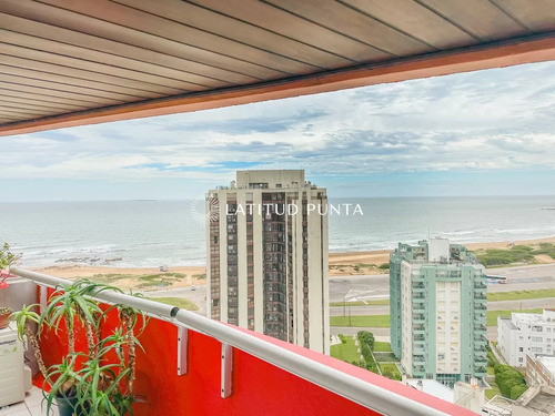 Apartamento En Brava, Piso Alto De 2 Dormitorios