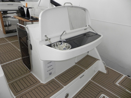 Imagem 10 de 14 de Triton 380 Ñ Sedna 380 Evolve Phantom 400 Sessa