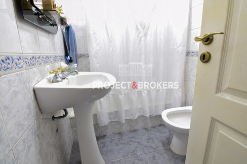 Hermosa Casa En Venta En Castelar Norte