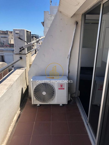 Imagen 11 de 14 de Amplia Y Cómoda Oficina En Ciudad Vieja
