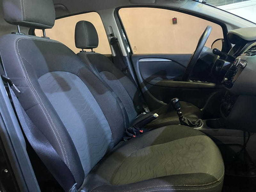 Imagem 10 de 11 de Fiat Punto Attractive 2016
