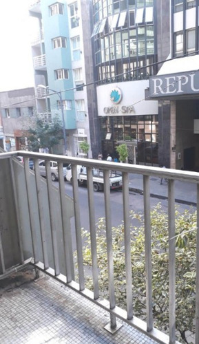 Imagen 2 de 11 de 2 Amb Con Dependencia, Balcon Y Patio - Centro- Con Renta