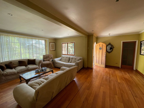 Arriendo Amplio Chalet Ubicado En Miraflores Bajo